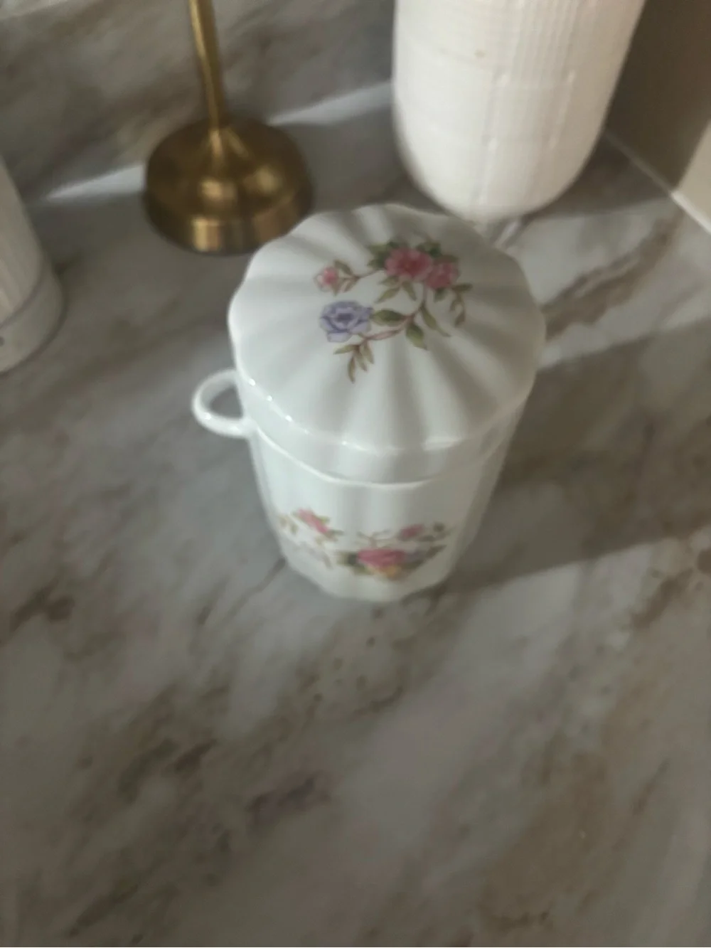 FTDA Vintage Floral Covered Porcelain canister ‎ with Lid